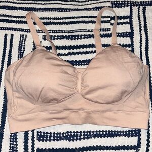 Kindred by Kindred Bravely hands free pumping and nursing bra